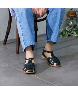 ing <ing>【WEB限定】グルカフラットサンダル ブラックカタオシ