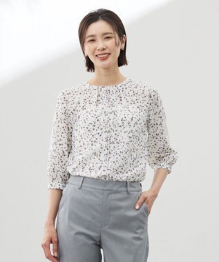 J.PRESS LADIES 【洗える】スパンローンフラワープリント クルーネック ブラウス オフベース系