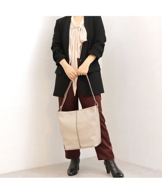 UNBILLION アトランタ ATLANTA / やぎ革軽量ショルダーL ベージュ