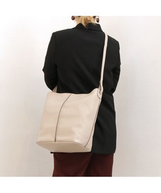 UNBILLION アトランタ ATLANTA / やぎ革軽量ショルダーL ベージュ