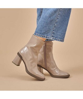 MODE ET JACOMO <carino>【レイン対応】スクエアトゥブロックヒールブーツ ベージュエナメル