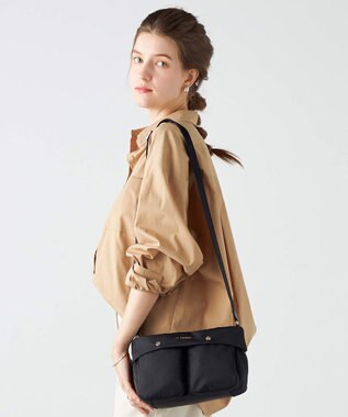 LA BAGAGERIE ダブルフロントポケットショルダー