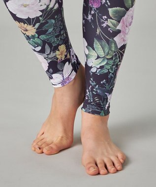 Chacott Chacott BALANCE ローズガーデンプリントレギンス ブラックプリント