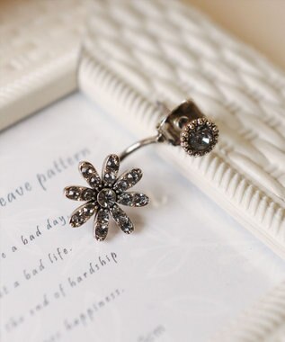 Tiaclasse 【金属アレルギー対応】フラワーキャッチピアス
