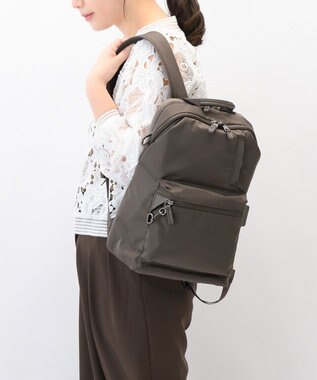 ACE BAGS & LUGGAGE W&.Day/Night ポッケス ハグリュック A4サイズ 13.3インチPC収納 20211 ダブルアンドデイナイト アッシュブラウン