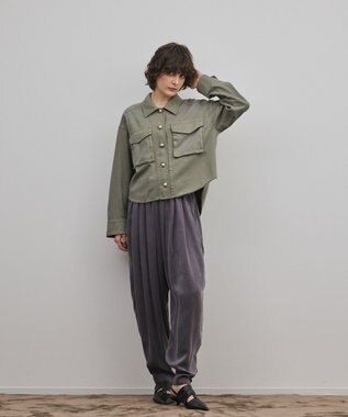 GRACE CONTINENTAL パール釦ピグメントシャツ カーキ