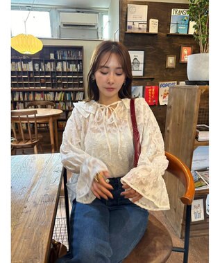 Green Parks シアージャガード花柄フリルブラウス Off White