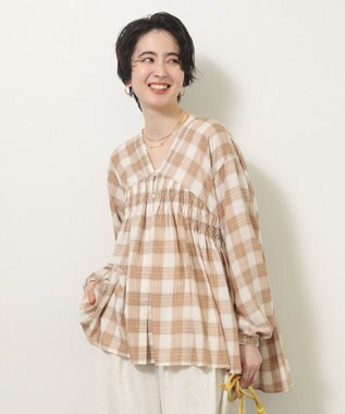 Green Parks 【しゃれシャツ】イージーケアＶネックチェックブラウス Beige