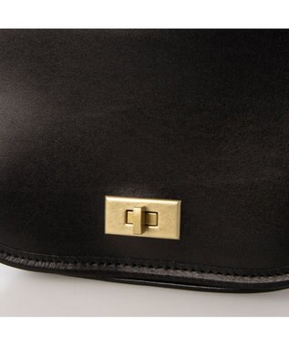 ing <ing>レザーショルダーバッグ ブラック