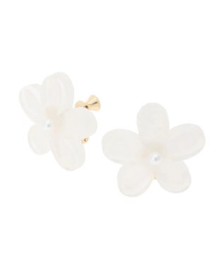 Green Parks ・ＨＡＬＦ　ＴＩＭＥ　フラワーイヤリング White