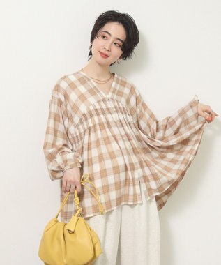 Green Parks 【しゃれシャツ】イージーケアＶネックチェックブラウス Beige