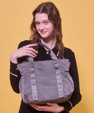 TOCCA 【WEB＆一部店舗限定・撥水・環境にやさしい素材】SANA SIDEPOCKET TOTE トートバッグ ベージュ系