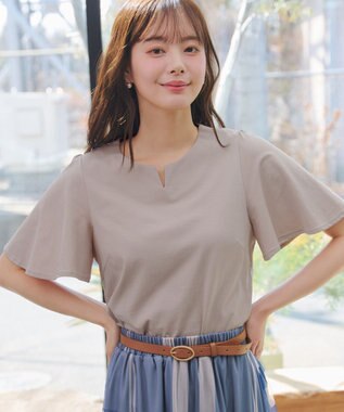 Tiaclasse 【おのののかさん着用】「サマケア」キーネックフレアスリーブトップス グレージュ