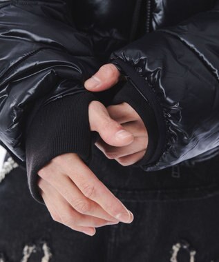 WEGO 【ユニセックス着用ITEM】2WAYシャイニーパファーフーディー ブラック