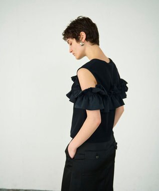GRACE CONTINENTAL フリルリブカットトップ ブラック