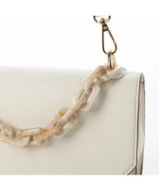 UNBILLION kakatoo プラチェーンハンドルスクエアショルダー アイボリー