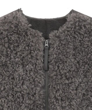Green Parks ■ESCAR フラッフィーベスト Charcoal Gray