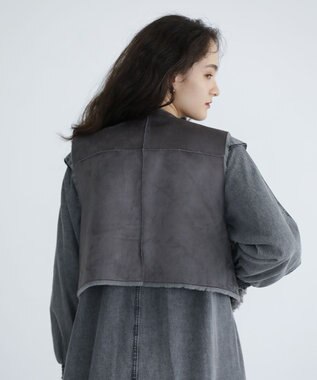 Green Parks ■ESCAR フラッフィーベスト Charcoal Gray