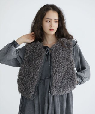 Green Parks ■ESCAR フラッフィーベスト Charcoal Gray
