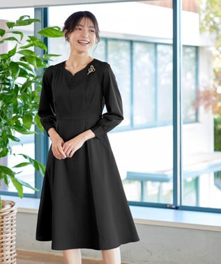 Tiaclasse 【セレモニー・洗える】ハートネックくるみ釦ワンピース ブラック