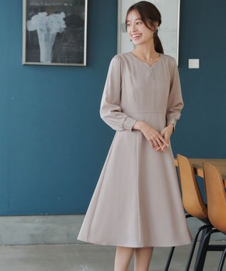 Tiaclasse 【セレモニー・洗える】ハートネックくるみ釦ワンピース グレージュ