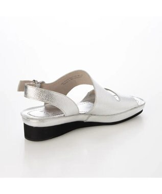 ing <ing>【WEB限定】【サスティナブル】ワイドストラップサンダル シルバー