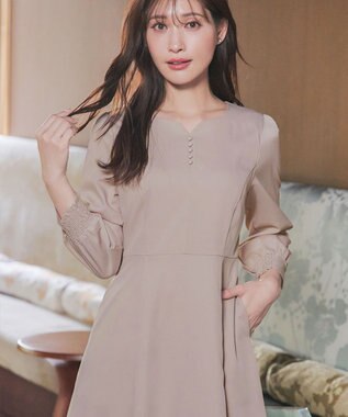 Tiaclasse 【セレモニー・XSサイズ追加・新色追加】ハートネックくるみ釦ワンピース グレージュ