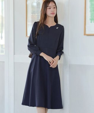 Tiaclasse 【セレモニー・XSサイズ追加・新色追加】ハートネックくるみ釦ワンピース ネイビー