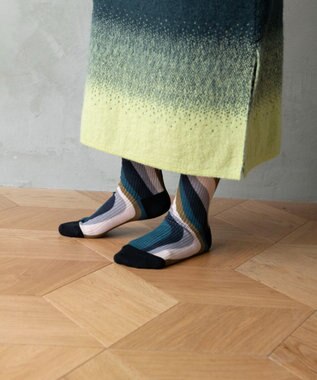 TRICOTE TWIST STRIPE LINK SOCKS／歪みストライプリンクソックス 39NAVY