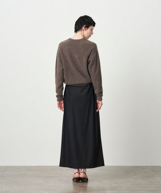 ATON ROYAL FUR CASHMERE | Vネックセーター BROWN