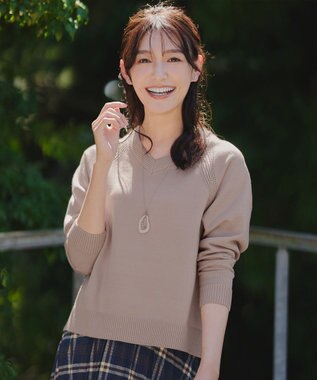 Tiaclasse L 【安田美沙子さん着用・選べる2type】ラグランニットトップス Vネック：モカ