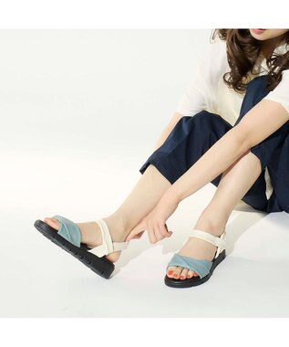 ing <ing>「もちっと新感覚」ソフトストレッチサンダル ブルーコンビ