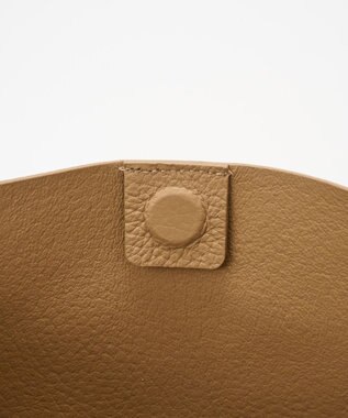 IACUCCI ルオータ ミディアムショルダー ALCE キャメル