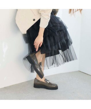 MODE ET JACOMO <carino>【レイン対応】厚底メタルモチーフローファー ダークグレー