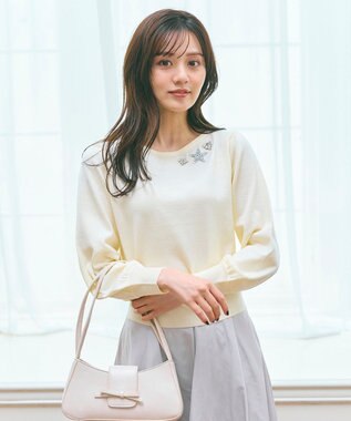 Feroux ブローチデザインニット プルオーバー アイボリー系