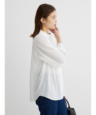 Green Parks 袖プリーツ衿付きブラウス Off White