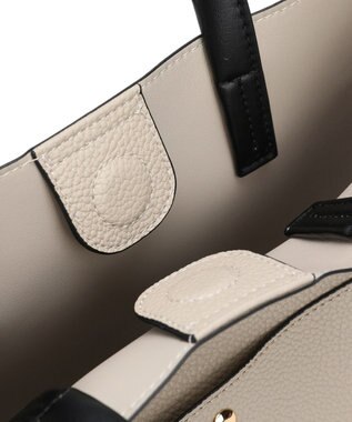 style code 【MERCURYDUO/マーキュリーデュオ】ラージポケット　2WAY ラージトートバッグ　キーリングチャーム付き アイボリー