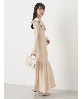 earth music&ecology パイピングフレアカラーニットワンピース Ivory
