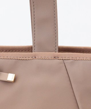 TOCCA 【A4サイズ対応・撥水】JOLIE KNOT NYLONTOTE トートバッグ ベージュ系