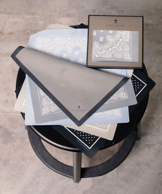 BOX入りでギフトに最適【高機能吸水 / 抗菌防臭加工/シワになりにくい】バンダナハンカチ