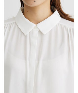 Green Parks 袖プリーツ衿付きブラウス Off White