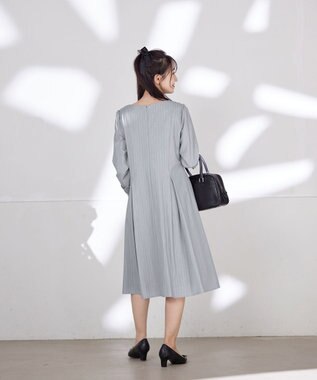 Tiaclasse 【洗える】スタイルアップも叶うピンタックワンピース グレーストライプ