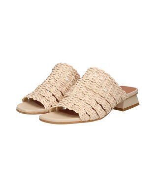 INTER-CHAUSSURES 【ANGEL ALARCON】ローヒールラフィアサンダル アイボリー雑材
