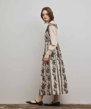 GRACE CONTINENTAL パターン刺繍ワンピース ベージュ