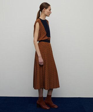 BEIGE， MONT THABOR / ロゴスカート Tan×Navy