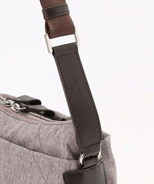 Y'SACCS ストリームラインショルダー ベージュ