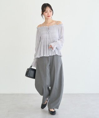 earth music&ecology 【2WAY】シャーリングフリルオフショルブラウス Light Gray