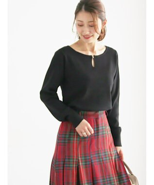 Te chichi スクエアチャームキーネックプルオーバー