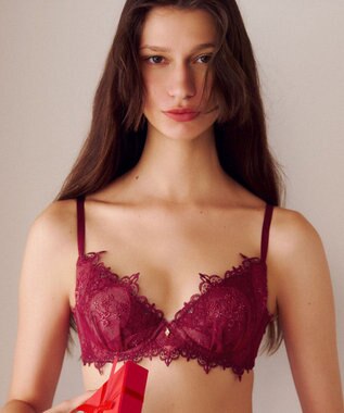 AMPHI ブラジャー 谷間メイク カップ上辺が浮きにくい Gカップまで対応 大きいサイズ 【Glama-Rich グラマリッチ ボリュームUPタイプ】 ブラ BYJ306 アンフィ／ワコール レッド