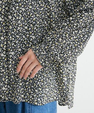 Green Parks サラフレブラウス（柄） Flower